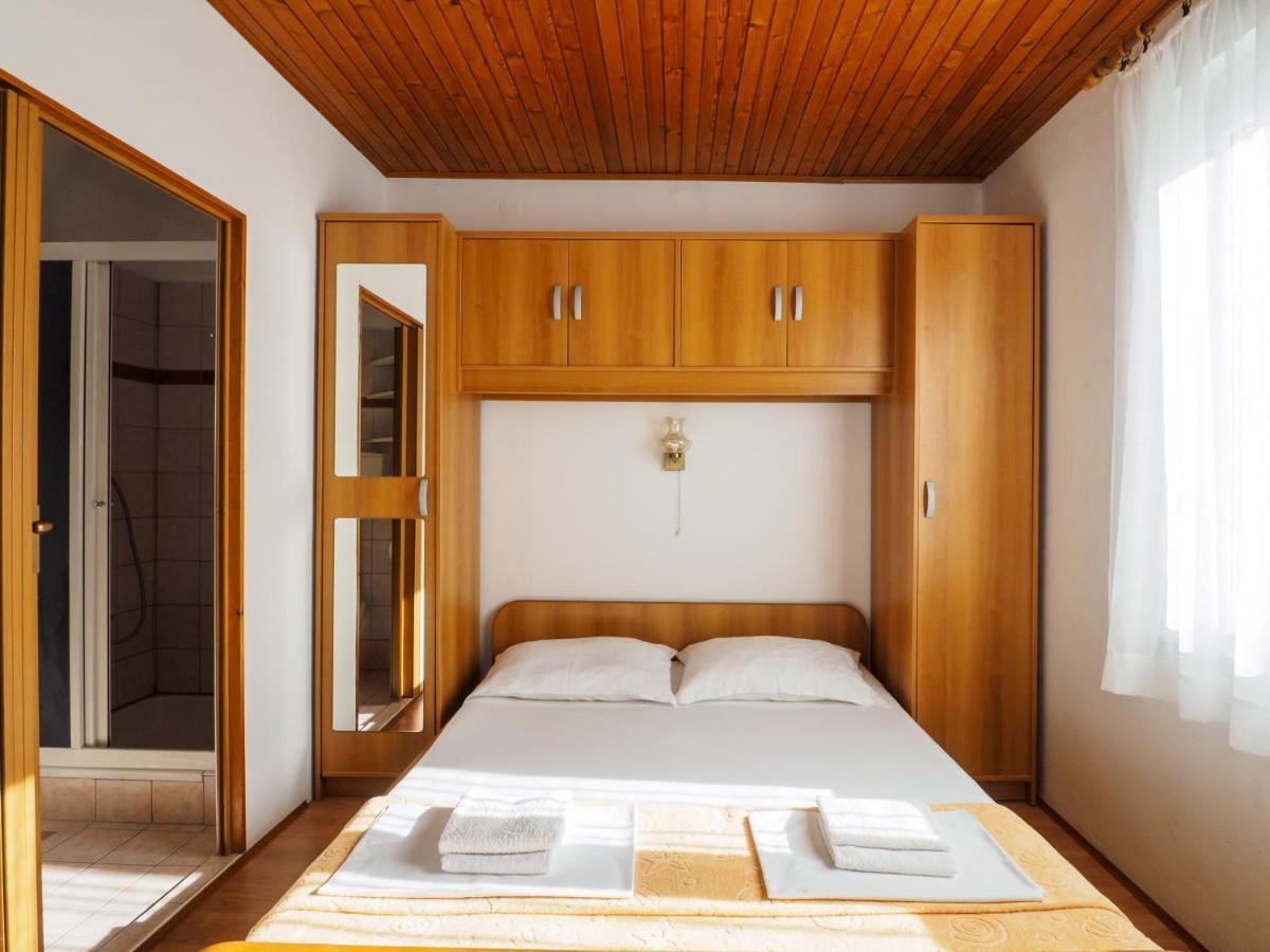 קריקווניצה Cozy Studio With Private Terrace Barac מראה חיצוני תמונה